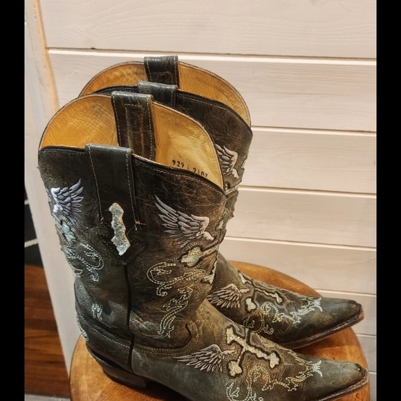 RockinLeather Embroidered Glitter Inlay Cowboy Boots with Cross and Wings - Picture 4 of 16